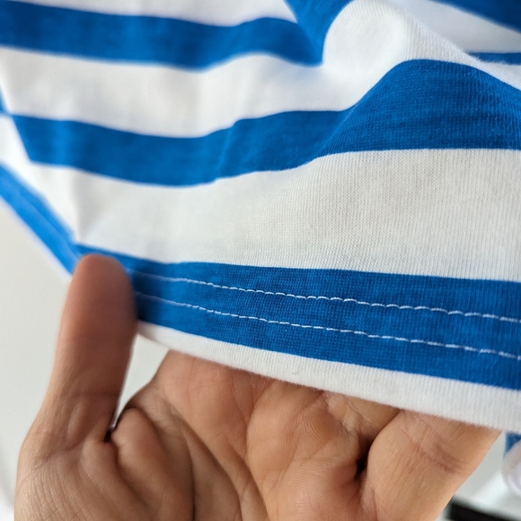 BNWT Sanrio Bioworld Hello Kitty Pocket Tee in Size Medium Mens - Picture 5 of 6